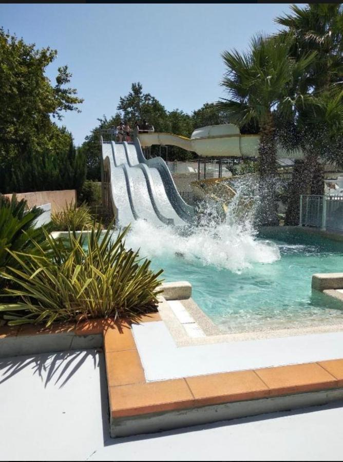 Camping Parc Des 7 Fonts Hotell Agde Eksteriør bilde